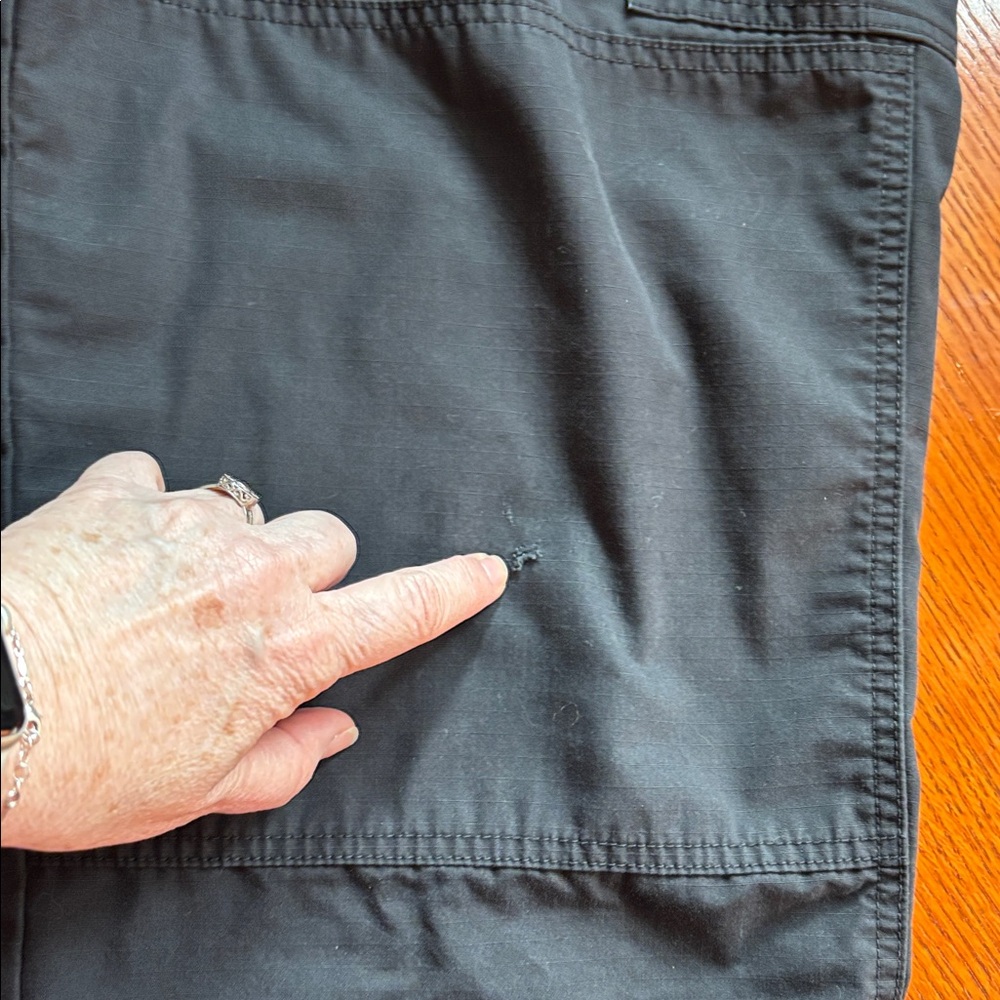 5.11 TACTICAL SERIES cargo, utility,pants. Black. Many pockets. Size W. 40 L. 34 - Picture 7 of 8